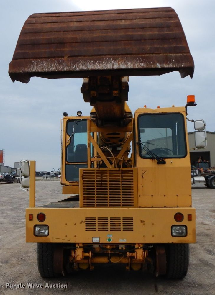 image for item IL9292 1996 Gradall XL4100  wheeled excavator