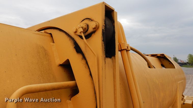 image for item IL9292 1996 Gradall XL4100  wheeled excavator