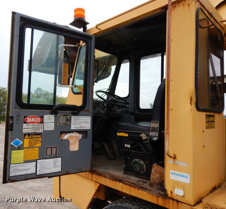 image for item IL9292 1996 Gradall XL4100  wheeled excavator