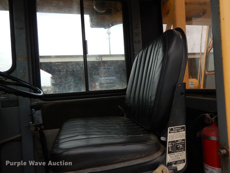 image for item IL9292 1996 Gradall XL4100  wheeled excavator