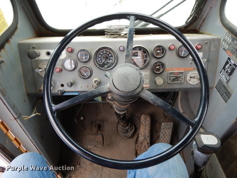 image for item IL9292 1996 Gradall XL4100  wheeled excavator