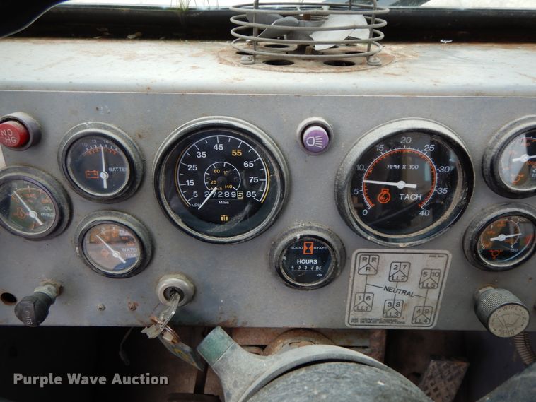 image for item IL9292 1996 Gradall XL4100  wheeled excavator