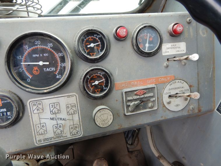 image for item IL9292 1996 Gradall XL4100  wheeled excavator