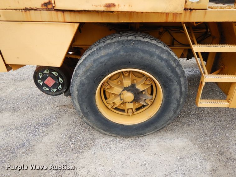 image for item IL9292 1996 Gradall XL4100  wheeled excavator