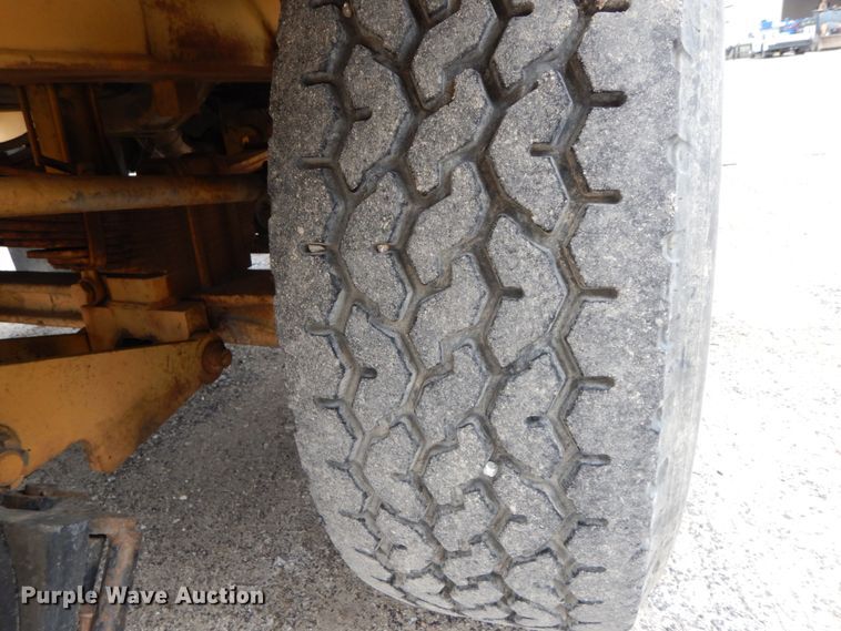 image for item IL9292 1996 Gradall XL4100  wheeled excavator