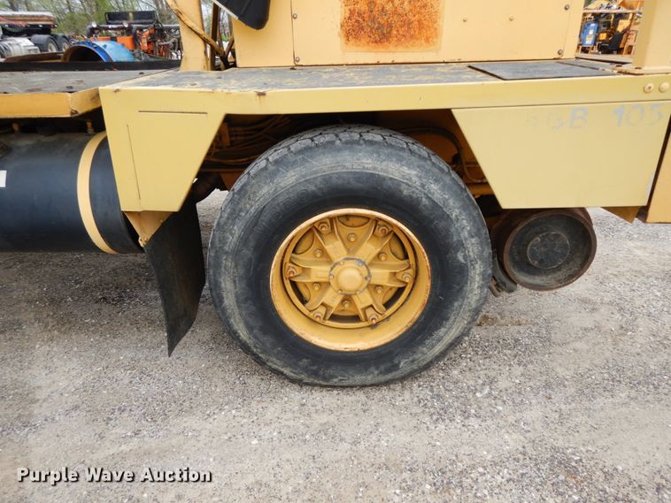 image for item IL9292 1996 Gradall XL4100  wheeled excavator