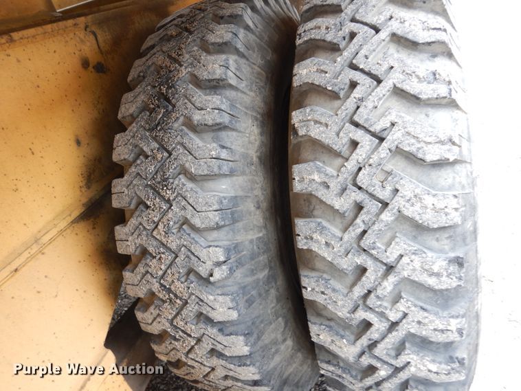 image for item IL9292 1996 Gradall XL4100  wheeled excavator