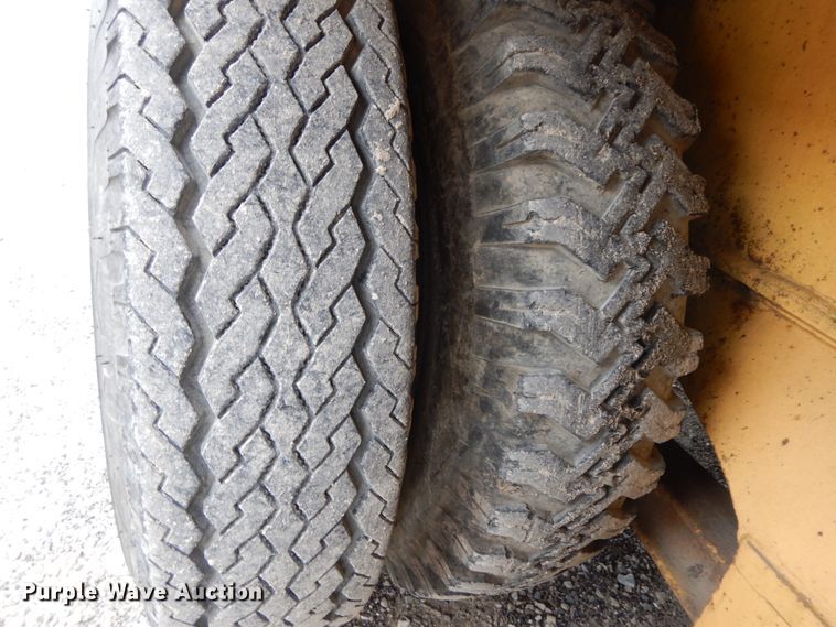 image for item IL9292 1996 Gradall XL4100  wheeled excavator