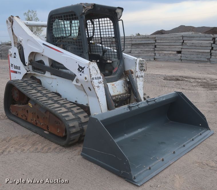 image for item IO9021 2016 Bobcat T870  tracked skid steer loader