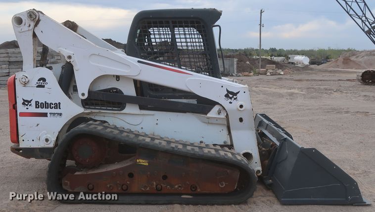 image for item IO9021 2016 Bobcat T870  tracked skid steer loader