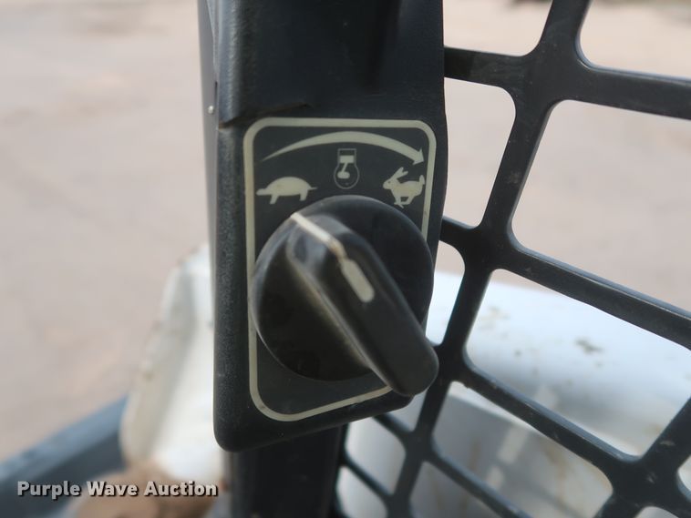 image for item IO9021 2016 Bobcat T870  tracked skid steer loader