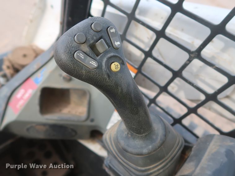 image for item IO9021 2016 Bobcat T870  tracked skid steer loader