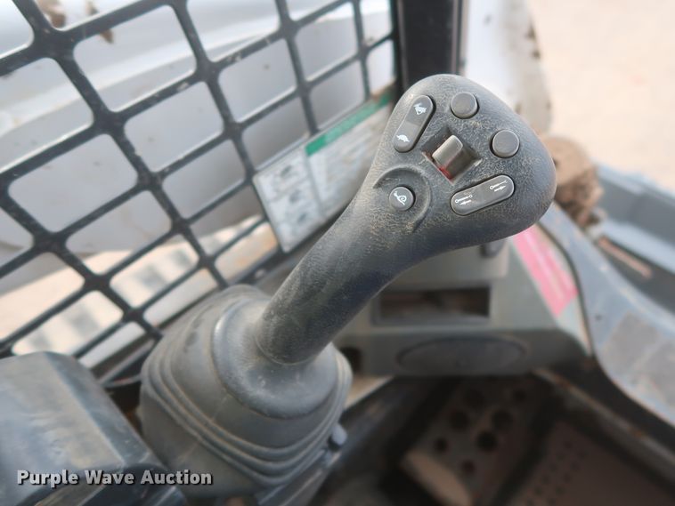 image for item IO9021 2016 Bobcat T870  tracked skid steer loader