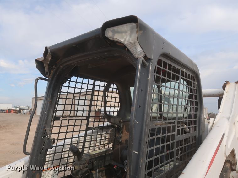 image for item IO9021 2016 Bobcat T870  tracked skid steer loader