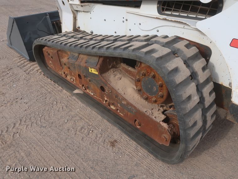 image for item IO9021 2016 Bobcat T870  tracked skid steer loader