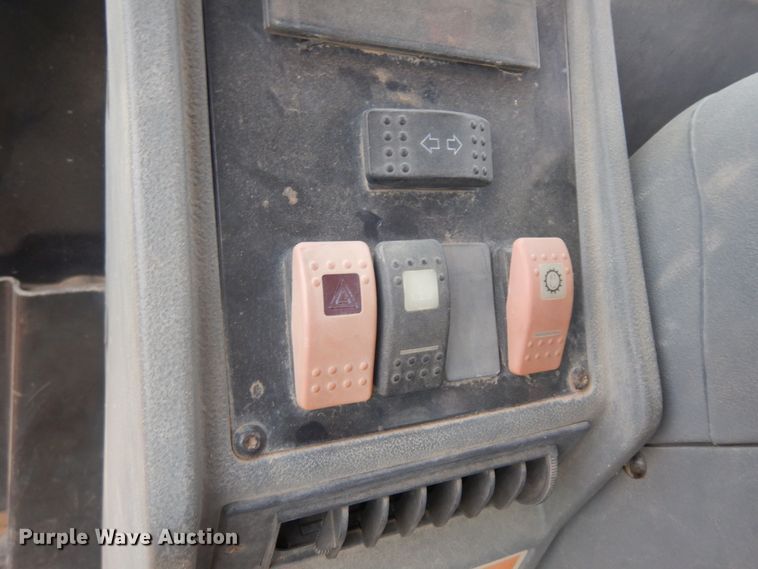 image for item IP9161 1999 Caterpillar 426C  backhoe