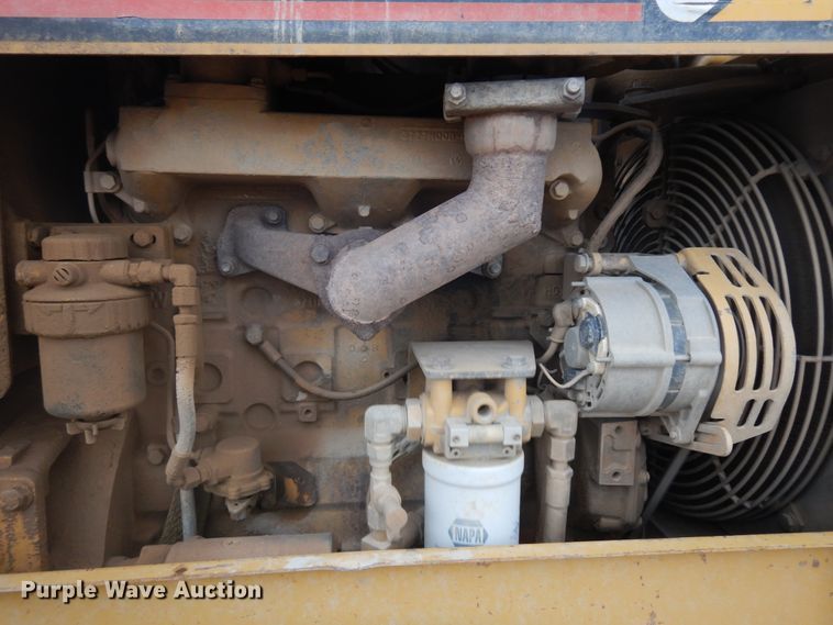 image for item IP9163 1996 Caterpillar CP-323C  single drum vibratory roller