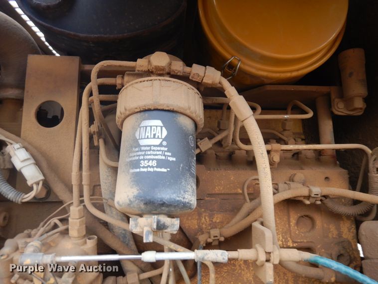 image for item IP9163 1996 Caterpillar CP-323C  single drum vibratory roller