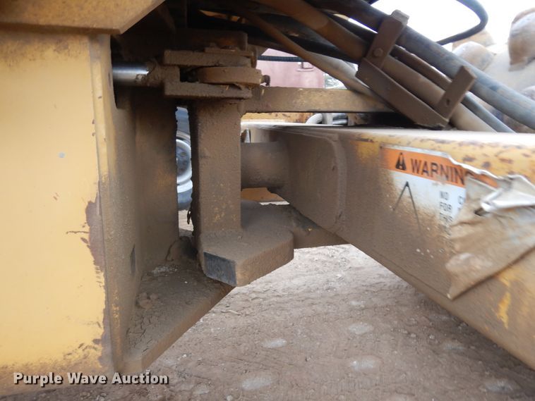 image for item IP9163 1996 Caterpillar CP-323C  single drum vibratory roller