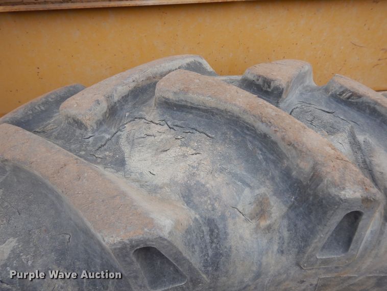 image for item IP9163 1996 Caterpillar CP-323C  single drum vibratory roller