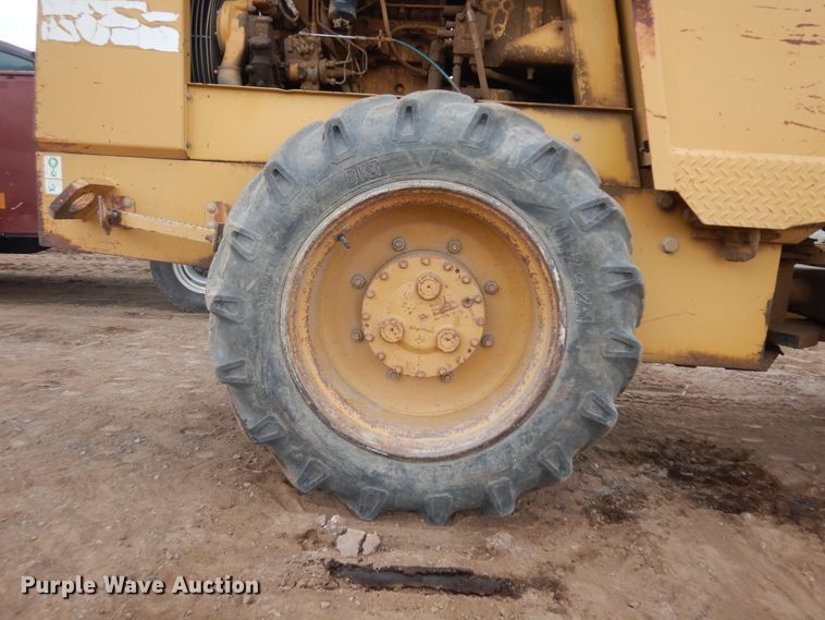 image for item IP9163 1996 Caterpillar CP-323C  single drum vibratory roller