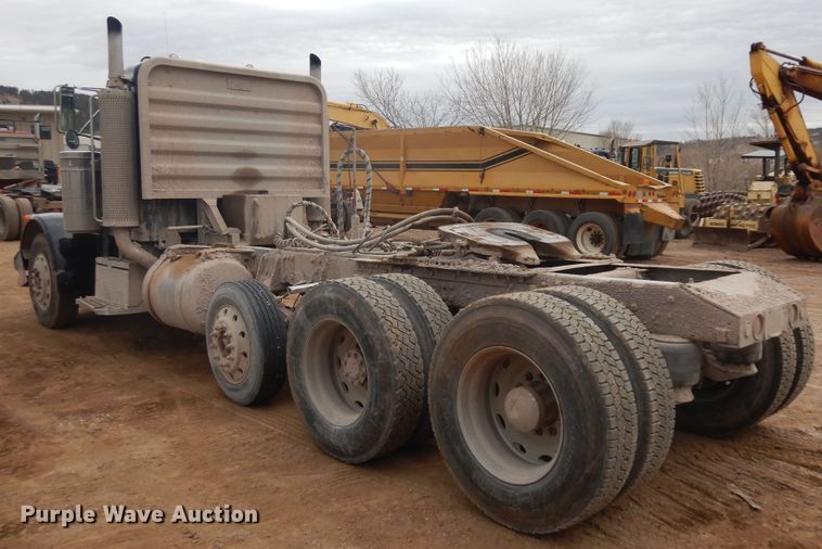 image for item IP9165 1991 Peterbilt 379  semi truck