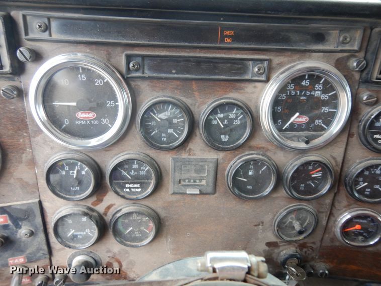 image for item IP9165 1991 Peterbilt 379  semi truck