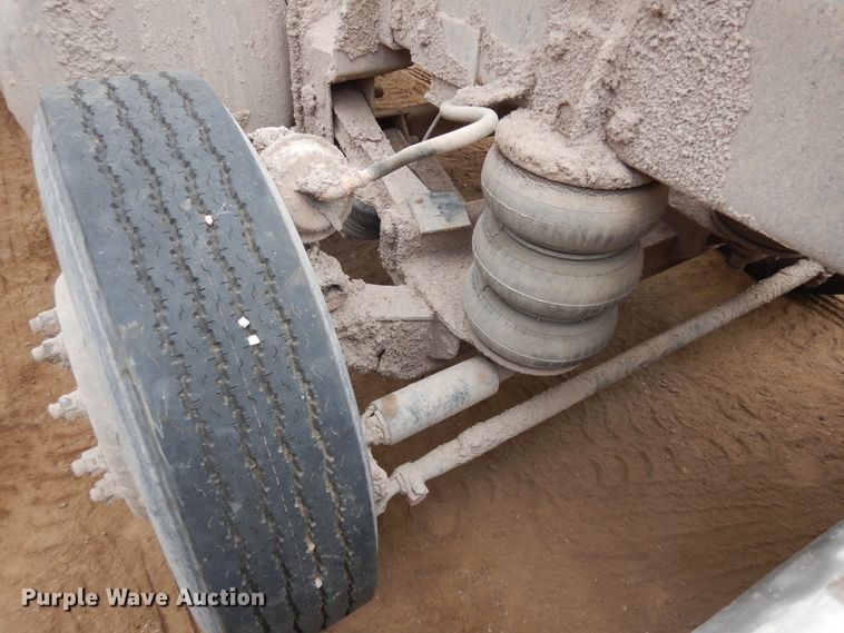 image for item IP9165 1991 Peterbilt 379  semi truck