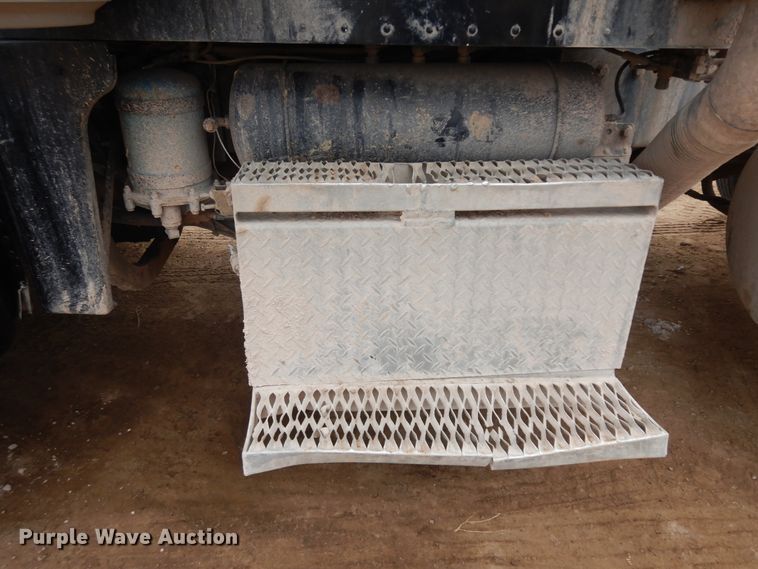 image for item IP9165 1991 Peterbilt 379  semi truck