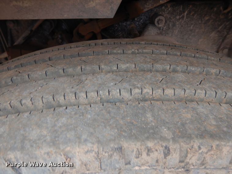 image for item IP9165 1991 Peterbilt 379  semi truck