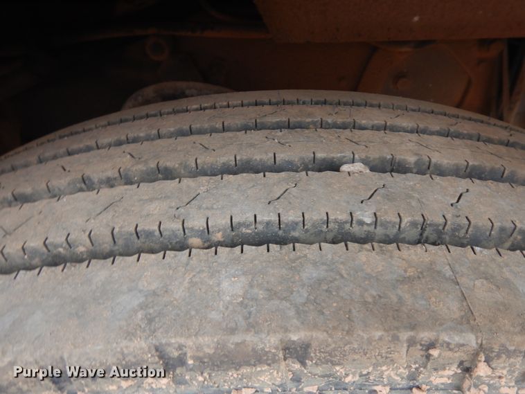 image for item IP9165 1991 Peterbilt 379  semi truck