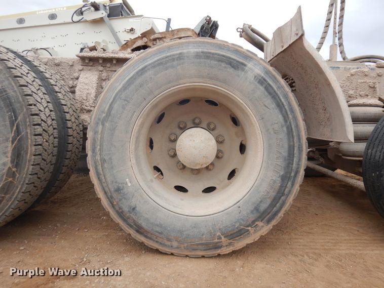 image for item IP9165 1991 Peterbilt 379  semi truck