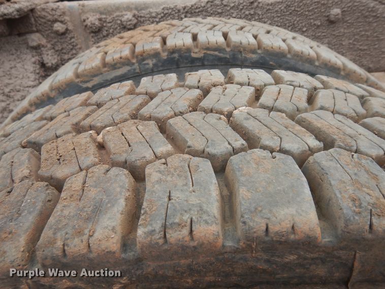 image for item IP9165 1991 Peterbilt 379  semi truck