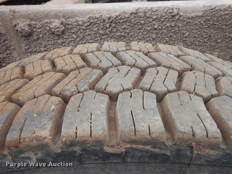 image for item IP9165 1991 Peterbilt 379  semi truck