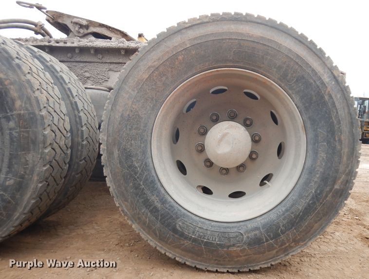 image for item IP9165 1991 Peterbilt 379  semi truck