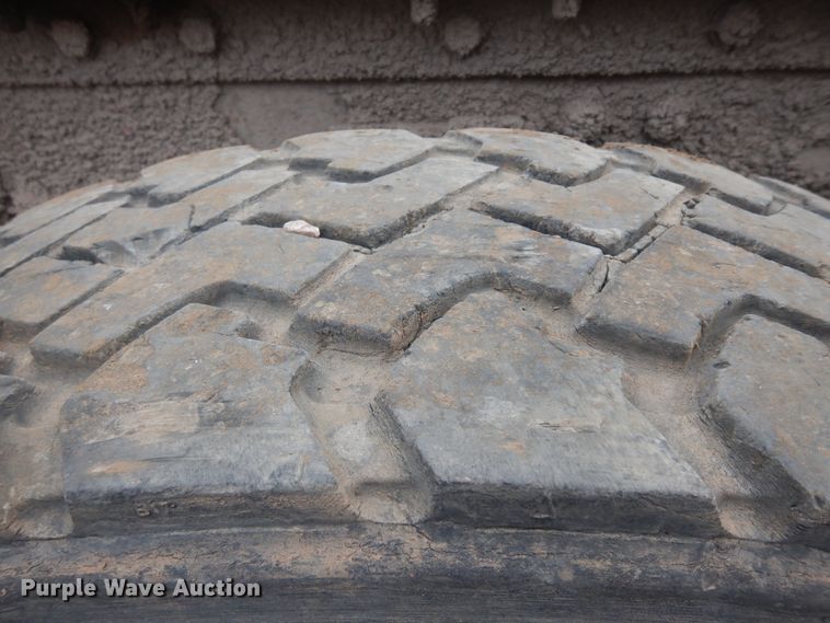 image for item IP9165 1991 Peterbilt 379  semi truck