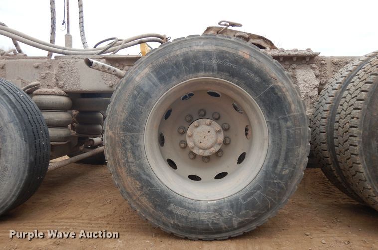 image for item IP9165 1991 Peterbilt 379  semi truck