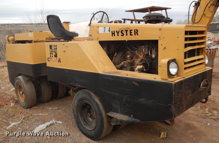 image for item IP9170 Hyster C530A  pneumatic roller