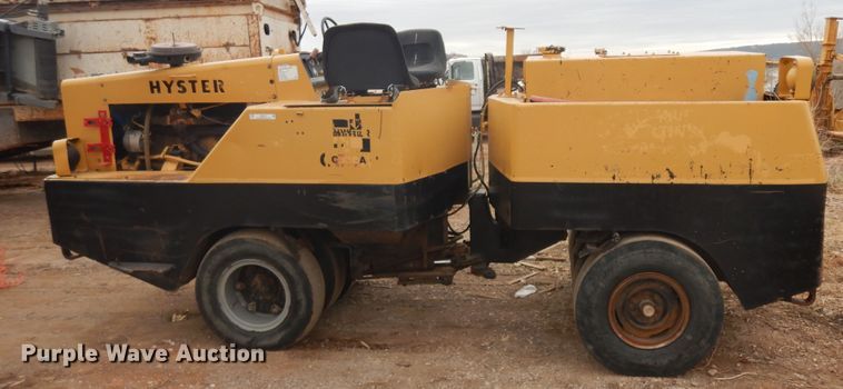 image for item IP9170 Hyster C530A  pneumatic roller