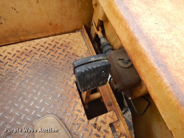 image for item IP9170 Hyster C530A  pneumatic roller