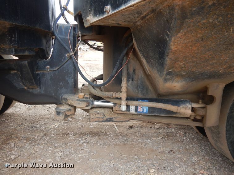 image for item IP9170 Hyster C530A  pneumatic roller