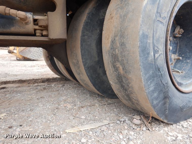 image for item IP9170 Hyster C530A  pneumatic roller