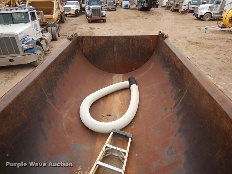 image for item IP9171 1987 Kenworth T600  dump truck