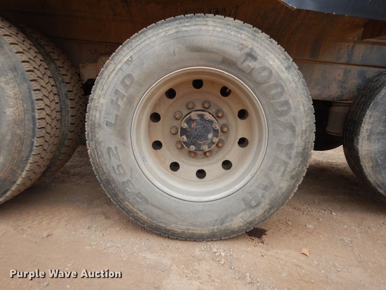 image for item IP9171 1987 Kenworth T600  dump truck