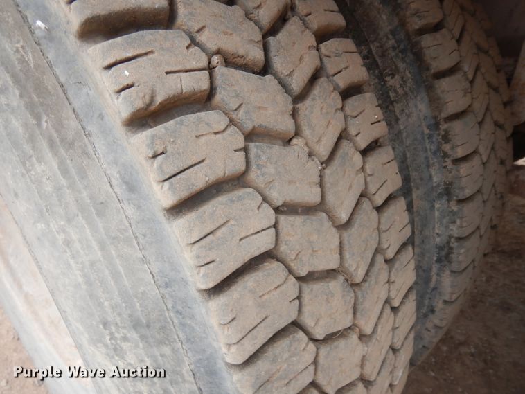 image for item IP9171 1987 Kenworth T600  dump truck