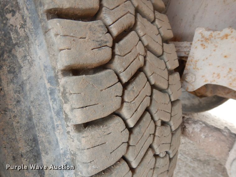 image for item IP9171 1987 Kenworth T600  dump truck