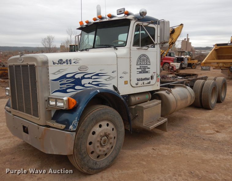 image for item IP9173 1992 Peterbilt 379  semi truck