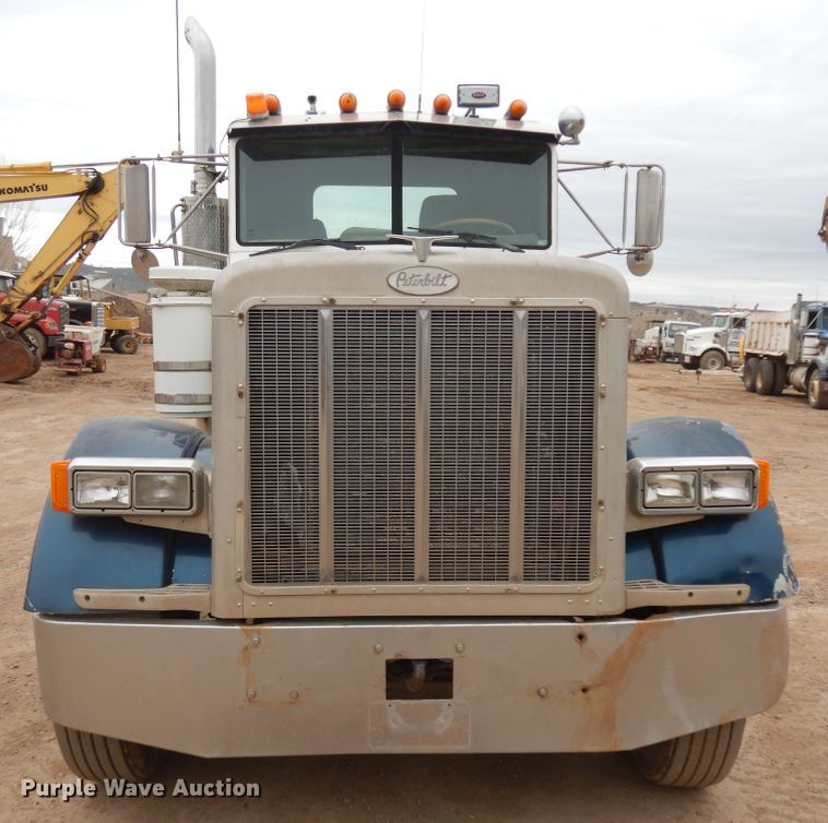 image for item IP9173 1992 Peterbilt 379  semi truck