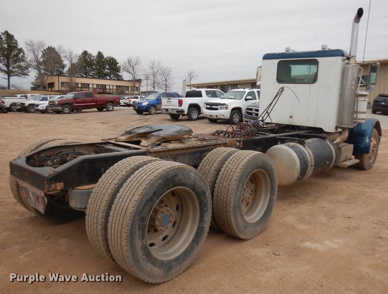 image for item IP9173 1992 Peterbilt 379  semi truck