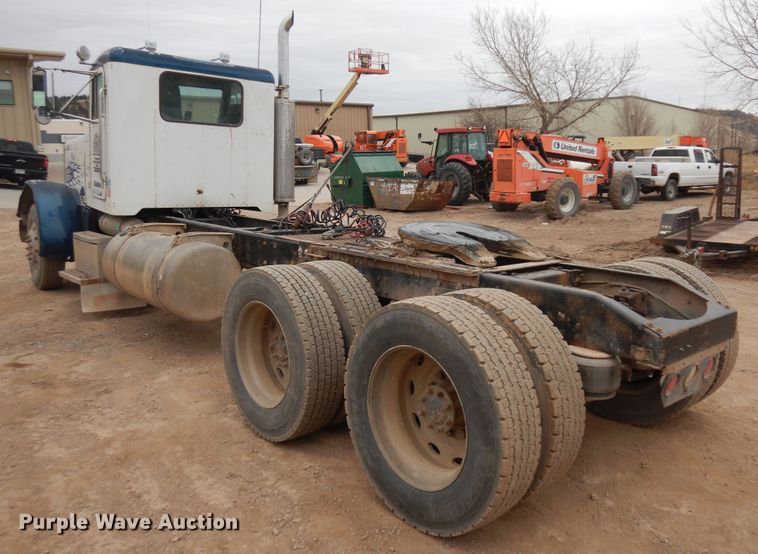 image for item IP9173 1992 Peterbilt 379  semi truck